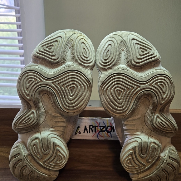 Adidas Yeezy 500 Salt - Picture 5 of 6